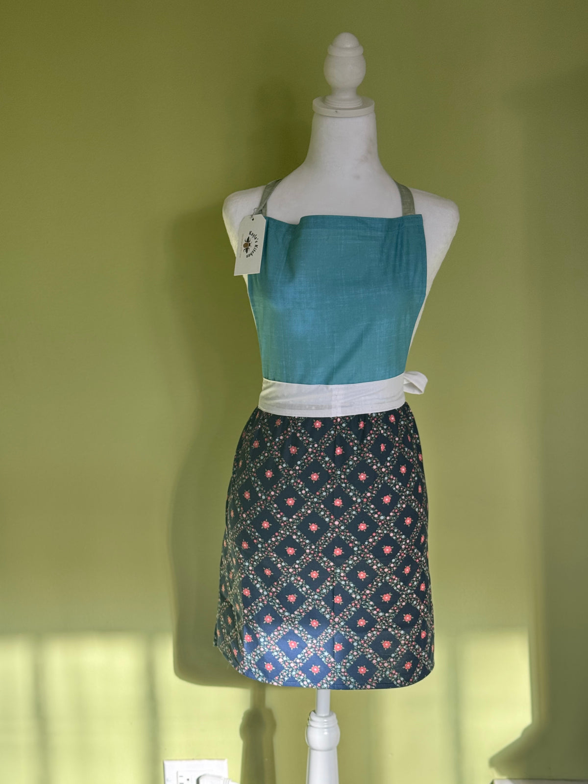 Two Tone Vintage Style Apron