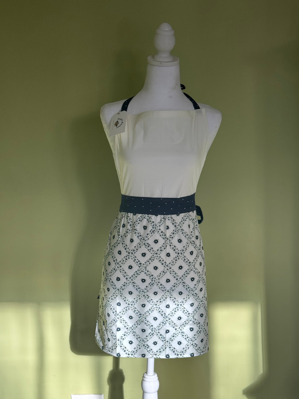 Two Tone Vintage Style Apron